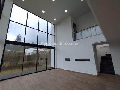 Casa de 4 alcobas en venta en Loma Del Escobero, Envigado, 280 m² · foto 9 de 20