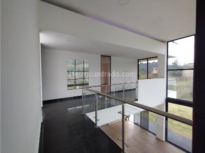 Casa de 4 alcobas en venta en Loma Del Escobero, Envigado, 280 m² · foto 12 de 20