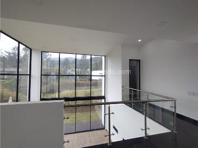 Casa de 4 alcobas en venta en Loma Del Escobero, Envigado, 280 m² · foto 15 de 20