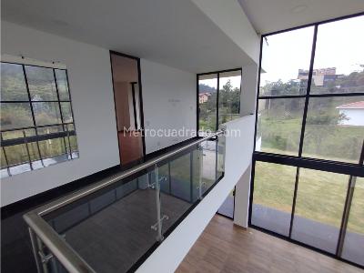 Casa de 4 alcobas en venta en Loma Del Escobero, Envigado, 280 m² · foto 17 de 20