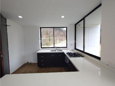 Casa de 4 alcobas en venta en Loma Del Escobero, Envigado, 280 m² · foto 19 de 20