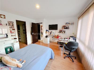 Casa de 5 alcobas en venta en El Trapiche, Sabaneta, 296 m² · foto 8 de 20