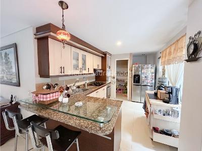 Casa de 5 alcobas en venta en El Trapiche, Sabaneta, 296 m² · foto 10 de 20