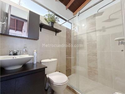Casa de 5 alcobas en venta en El Trapiche, Sabaneta, 296 m² · foto 11 de 20