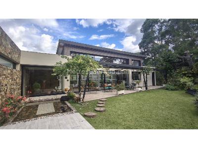Casa de 3 alcobas en venta en Loma Del Escobero, Envigado, 1707 m² · foto 2 de 20