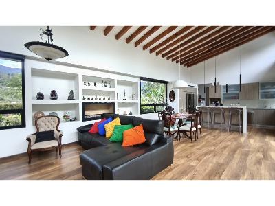 Casa de 3 alcobas en venta en Loma Del Escobero, Envigado, 1707 m² · foto 5 de 20