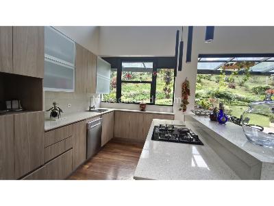 Casa de 3 alcobas en venta en Loma Del Escobero, Envigado, 1707 m² · foto 6 de 20