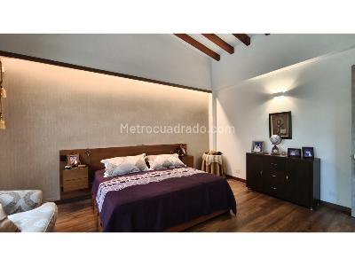 Casa de 3 alcobas en venta en Loma Del Escobero, Envigado, 1707 m² · foto 13 de 20