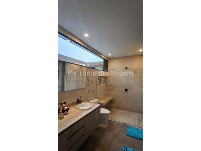 Casa de 3 alcobas en venta en Loma Del Escobero, Envigado, 1707 m² · foto 16 de 20