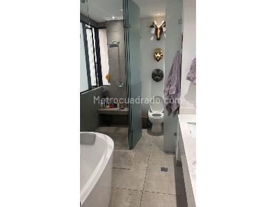 Apartamento de 3 alcobas en venta en El Poblado, Medellín, 230 m² · foto 16 de 20