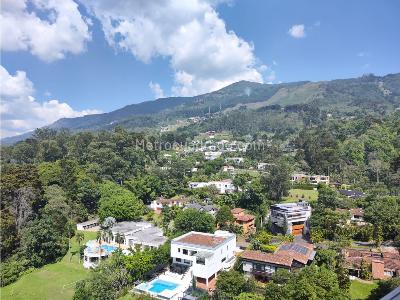 Apartamento de 3 alcobas en venta en El Poblado, Medellín, 245 m² · foto 5 de 20