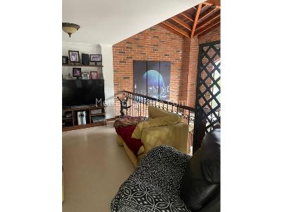 Casa de 4 alcobas en venta en San Jose, Sabaneta, 370 m² · foto 5 de 20