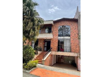 Casa de 4 alcobas en venta en San Jose, Sabaneta, 370 m² · foto 15 de 20