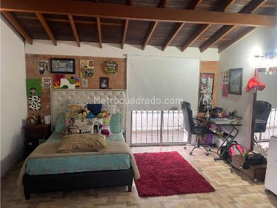 Casa de 4 alcobas en venta en San Jose, Sabaneta, 370 m² · foto 16 de 20