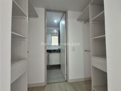 Apartamento de 3 alcobas en venta en Las Lomitas, Sabaneta, 82 m² · foto 12 de 19