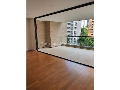 Apartamento de 3 alcobas en venta en El Poblado, Medellín, 183 m² · foto 2 de 20