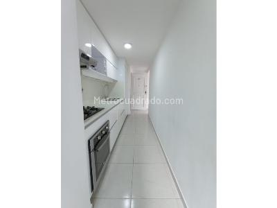Apartamento de 3 alcobas en venta en Loma De Los Bernal, Medellín, 98 m² · foto 4 de 16
