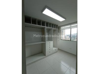 Apartamento de 3 alcobas en venta en Loma De Los Bernal, Medellín, 98 m² · foto 9 de 16