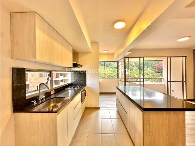 Apartamento de 3 alcobas en venta en Las Lomitas, Sabaneta, 84 m² · foto 3 de 14