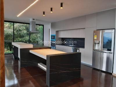 Casa de 4 alcobas en venta en Las Palmas, Medellín, 950 m² · foto 10 de 20