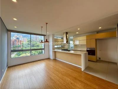 Apartamento en venta en El Poblado, Medellín · foto 2 de 13