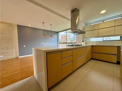 Apartamento en venta en El Poblado, Medellín · foto 4 de 13