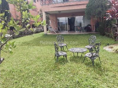 Casa de 3 alcobas en venta en El Poblado, Medellín, 505 m² · foto 3 de 20