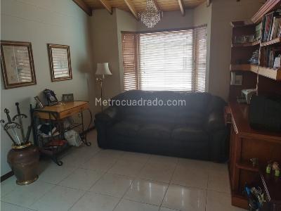Casa de 3 alcobas en venta en El Poblado, Medellín, 505 m² · foto 9 de 20