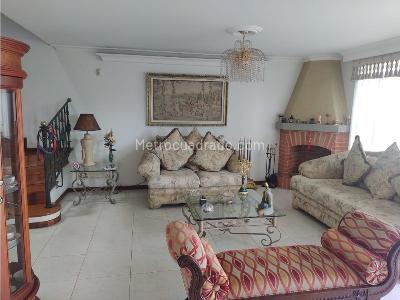 Casa de 3 alcobas en venta en El Poblado, Medellín, 505 m² · foto 13 de 20