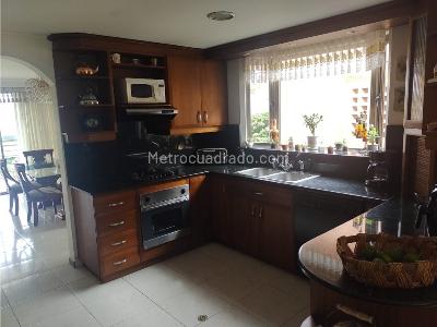 Casa de 3 alcobas en venta en El Poblado, Medellín, 505 m² · foto 16 de 20