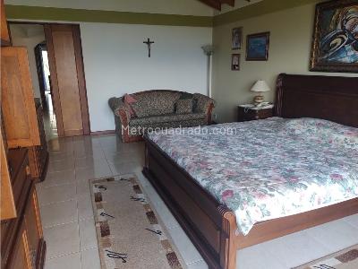 Casa de 3 alcobas en venta en El Poblado, Medellín, 505 m² · foto 17 de 20