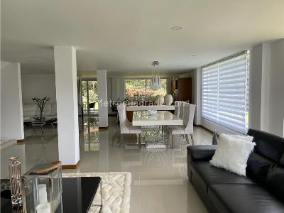 Casa de 5 alcobas en venta en Loma Del Escobero, Envigado, 230 m² · foto 5 de 20