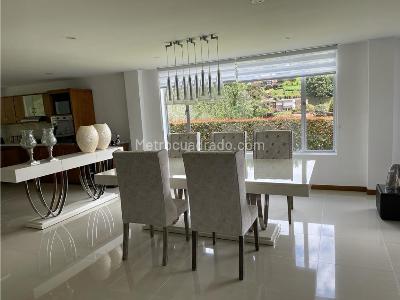 Casa de 5 alcobas en venta en Loma Del Escobero, Envigado, 230 m² · foto 6 de 20