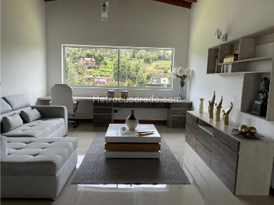Casa de 5 alcobas en venta en Loma Del Escobero, Envigado, 230 m² · foto 7 de 20