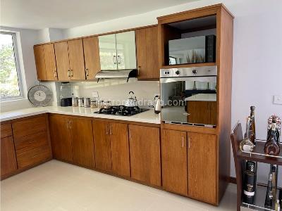 Casa de 5 alcobas en venta en Loma Del Escobero, Envigado, 230 m² · foto 8 de 20