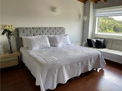 Casa de 5 alcobas en venta en Loma Del Escobero, Envigado, 230 m² · foto 11 de 20