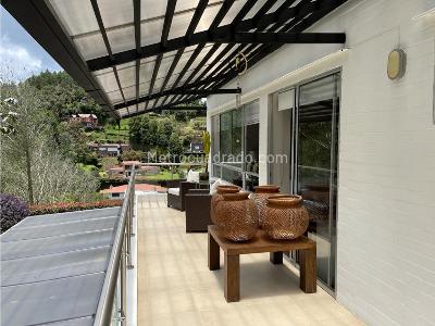 Casa de 5 alcobas en venta en Loma Del Escobero, Envigado, 230 m² · foto 14 de 20