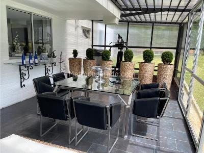 Casa de 5 alcobas en venta en Loma Del Escobero, Envigado, 230 m² · foto 18 de 20