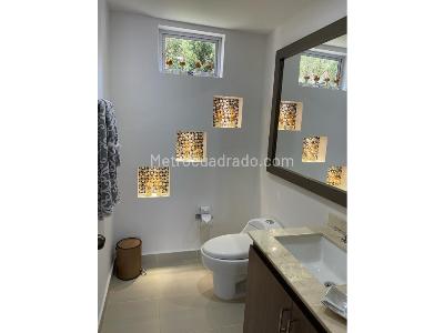 Casa de 5 alcobas en venta en Loma Del Escobero, Envigado, 230 m² · foto 19 de 20