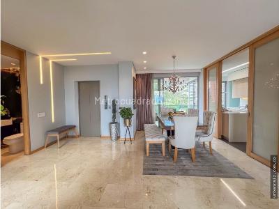 Apartamento de 3 alcobas en venta en El Poblado, Medellín, 210 m² · foto 4 de 14