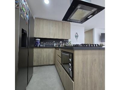 Apartamento en venta en Loma Del Indio, Medellín · foto 2 de 20
