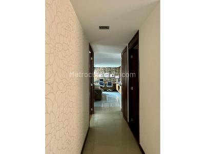 Apartamento de 3 alcobas en venta en El Poblado, Medellín, 154 m² · foto 4 de 17