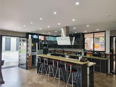 Casa de 5 alcobas en venta en El Escobero, Envigado, 700 m² · foto 10 de 20