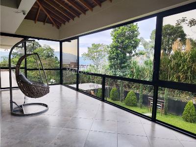 Casa de 5 alcobas en venta en El Escobero, Envigado, 700 m² · foto 13 de 20