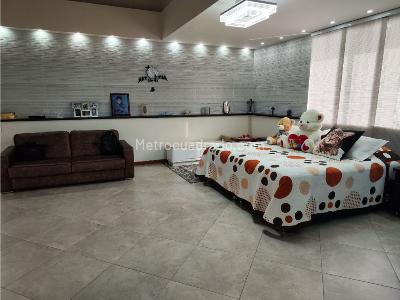 Casa de 5 alcobas en venta en El Escobero, Envigado, 700 m² · foto 15 de 20