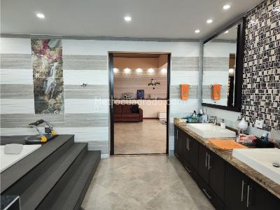 Casa de 5 alcobas en venta en El Escobero, Envigado, 700 m² · foto 17 de 20