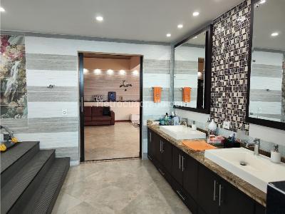 Casa de 5 alcobas en venta en El Escobero, Envigado, 700 m² · foto 18 de 20