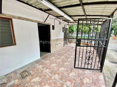 Casa de 3 alcobas en venta en Belen Las Playas, Medellín, 97 m² · foto 2 de 19