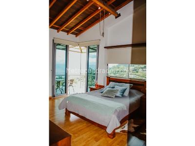 Casa de 5 alcobas en venta en Las Palmas, Medellín · foto 13 de 20