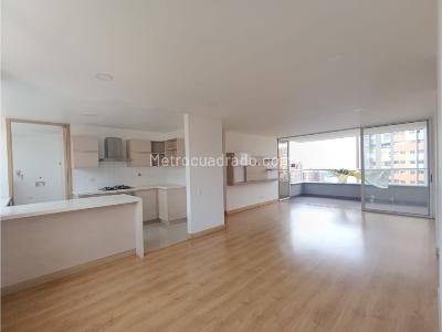 Apartamento de 3 alcobas en venta en El Poblado, Medellín, 136 m² · foto 7 de 20